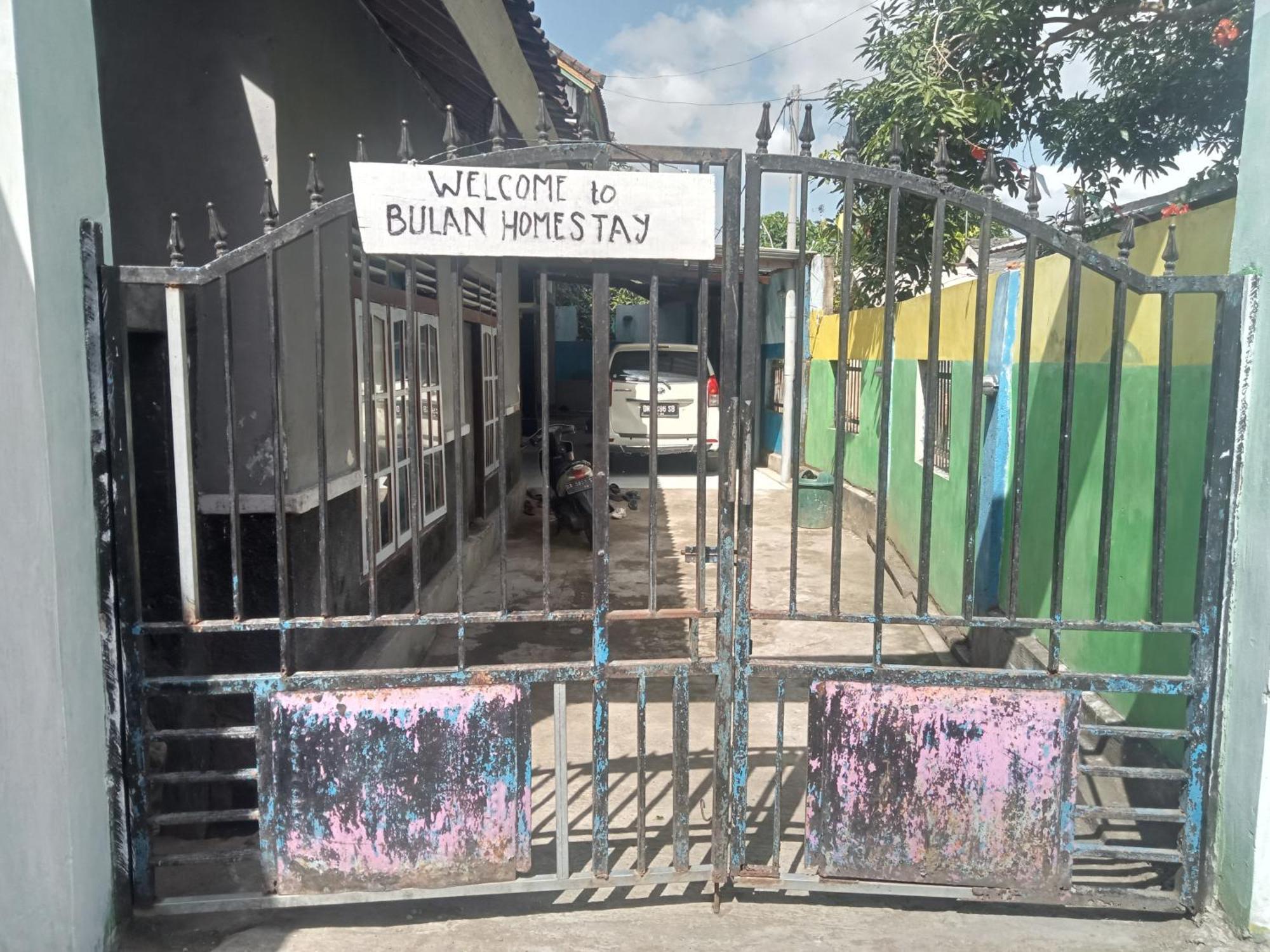 Bulan Homestay Plambi Exterior photo